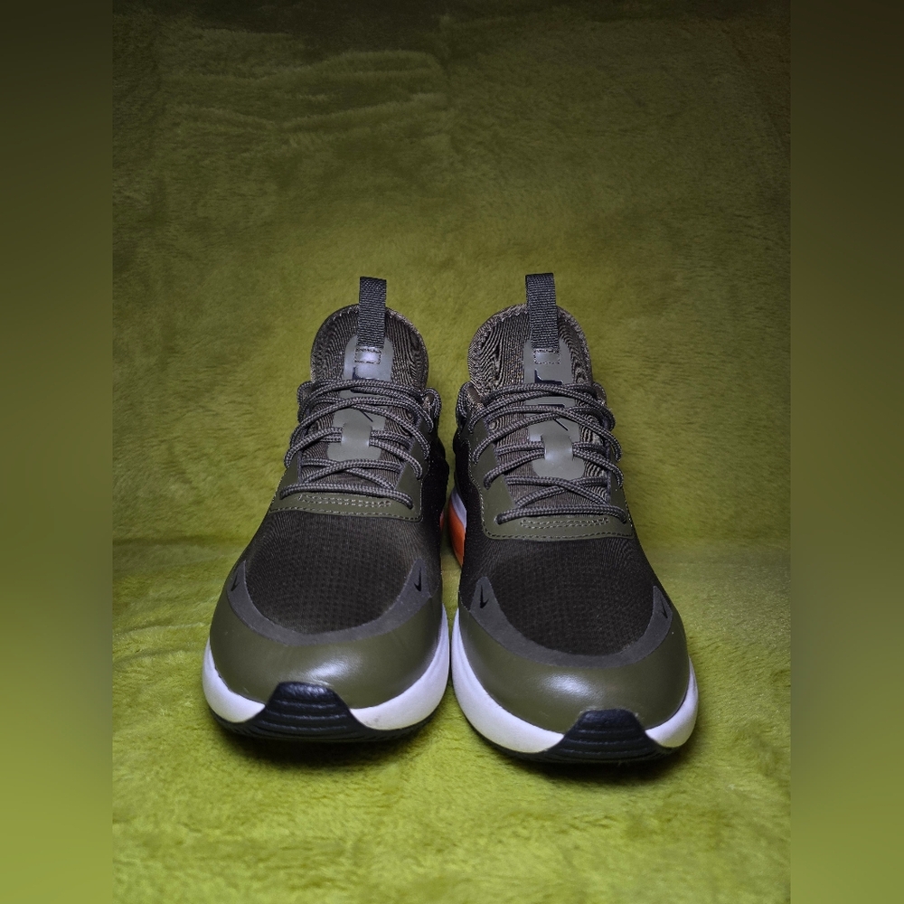 Nike Womens Air Max Dia
Green Casual Shoes